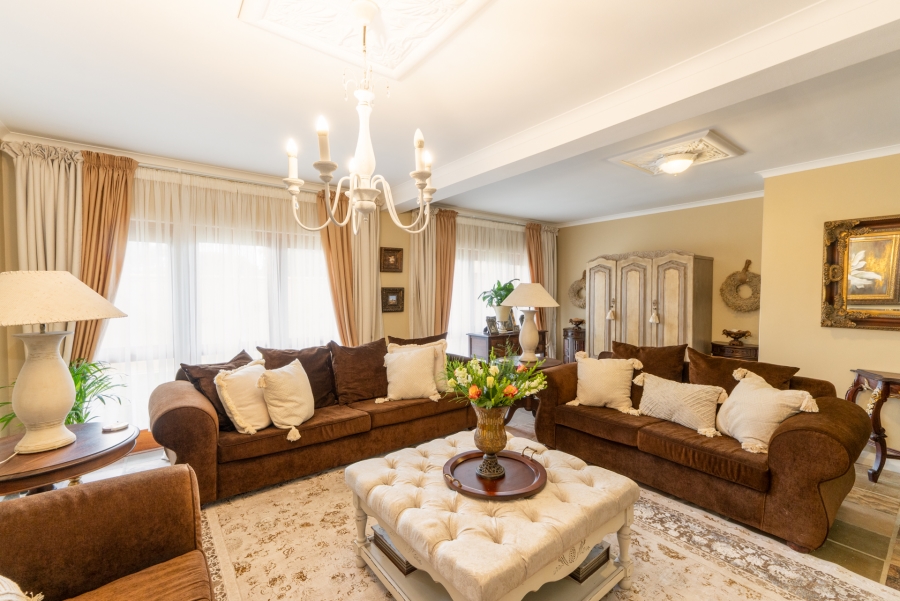 5 Bedroom Property for Sale in Northcliff Western Cape